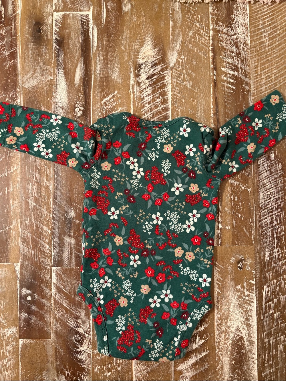 CARTER’S ONESIE - Picture 4 of 4